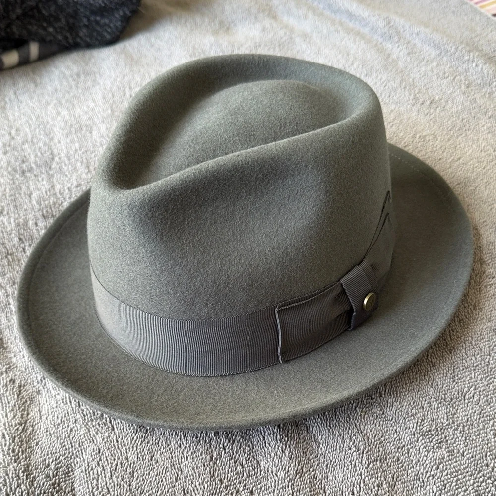 Classic Gray Fedora Hat - Picture 2 of 5